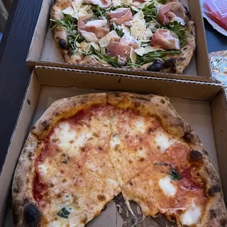 Parma Pizza (Arugula and Prosciutto)