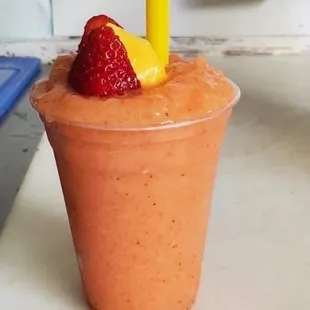 Strawberry mango smoothie