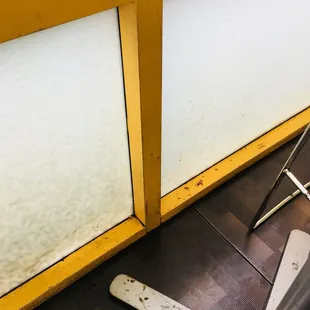 T wall b t window, they r all like this. T floor is even worse.