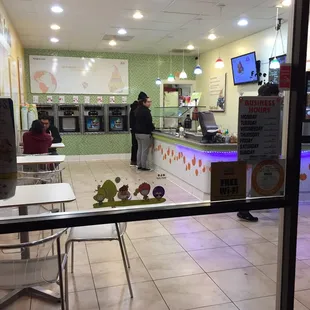 Store from the outside !!