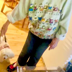 Fendi and I visited my dear friend, who loved the fruit tart we gifted her.