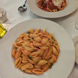 Conchiglie al Sugo di Salcsiccia