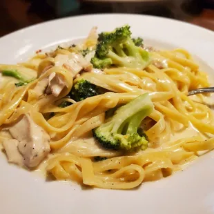 Chicken broccoli alfredo