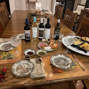 We had pasta , clams , mussels with bruschetta and prosciutto! Delicious combinations!