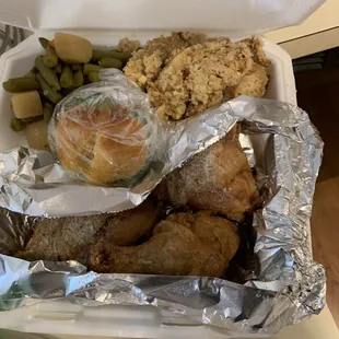 Fried chicken, green beans and dressing