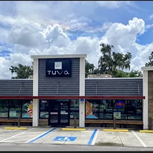 Tuva food hall &amp; gas with Jeremiah's Italian ice,,,Diesel pizza ,Capital tacos ..... U can eat inside or outside.