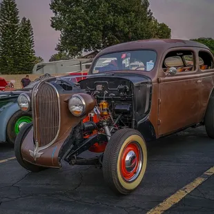 TUXIES JUICES CAR SHOW RIVERSIDE CALIFORNIA IS A GREAT COMMUNITY EVENT!