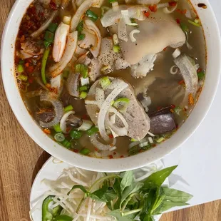 Bun bo hue