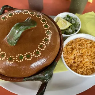 Caldo de Rez w/ corn tortillas