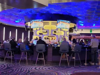 AXIS Lounge