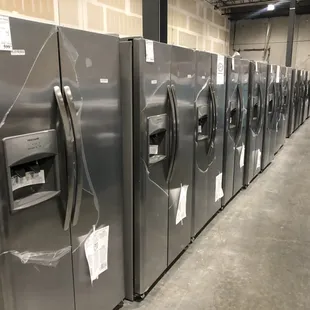 Side by side refrigerator