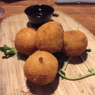 Smoked Pork Mac & Cheese Fritters