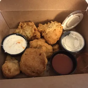 Very greasy 'buffalo' cauliflower very heavy on the breading. Realized cauliflower was plain and they gave me the sauce on the side. Gross.