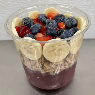Traditional Açaí Bowl.