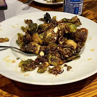 Brussel sprouts with pumpkin seeds in an honey sauce