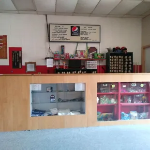 Where you come in to pay and get prizes for games!