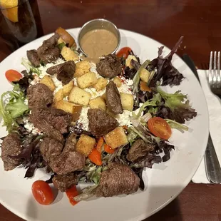 Grilled Steak Salad