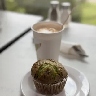 Pistachio muffin