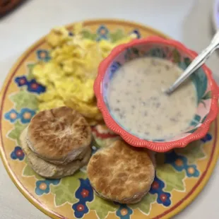 Scrambled eggs with biscuit &amp; sausage gravy