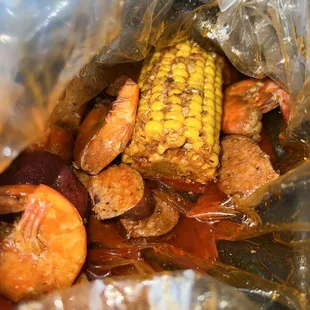 1 lb seafood boil w/ shrimp, sausage, corn, potatoes