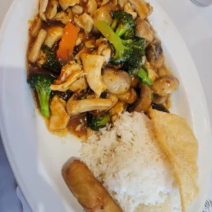 The Usual!!! Soooo yummy, chicken n mushroom with added broccoli!!