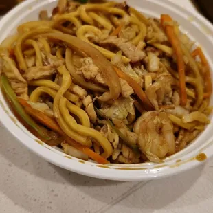 Chicken Lo Mein