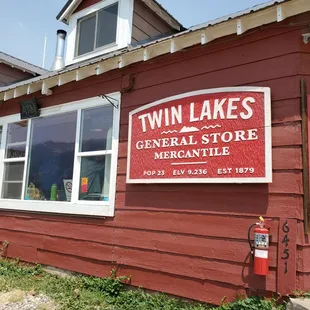 twin lakes general store
