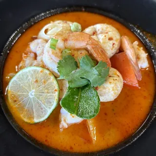 Tomyum Goong (Creamy Hot & Sour soup w/Rice)