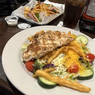 Twin Oaks Lounge