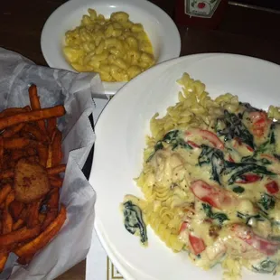 Tuscan Chicken, Yeungling battered Sea Scallops, home made Mac n cheese, french fries.