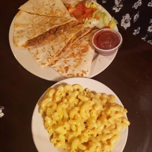 Taco quesadilla with a side of mac and cheese