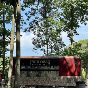 Self-service beer fountain