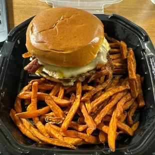 Fantastic The Hangover Burger with Sweet Potato Fries to satisfy my cravings. So delicious! Great for a To Go order and fast service.