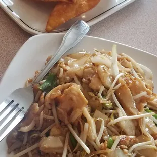 Pad see yew, Rangoons.