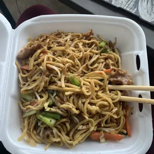 Beef low mein