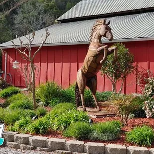 Love this planting bed!