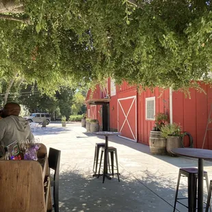 Nice &amp; shady under the big oak tree