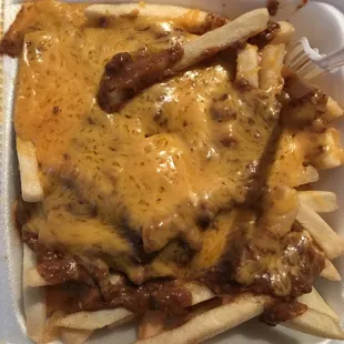 Chilie cheese fries smell like syrup!