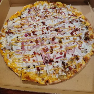 Cheeseburger pizza