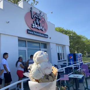 Non Dairy Coffee Oreo on bottom and blueberry pie on top