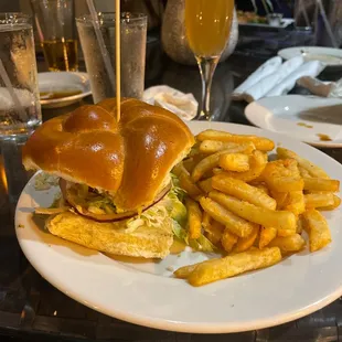 Chicken sandwich with added Gouda