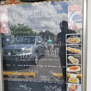 2019-07-03. Twist N Dip. Downtown Auburn Hills, MI. Small food menu, mainly Coney-type.