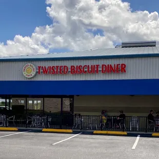 the outside of the restaurant