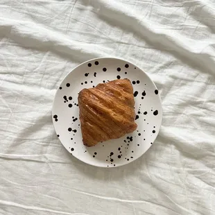 Plain croissant