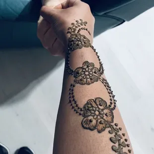 Henna design