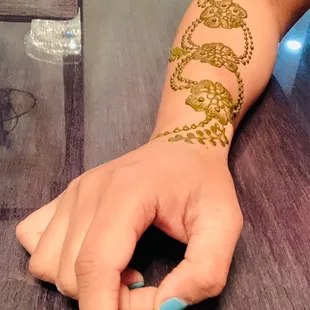 Henna design