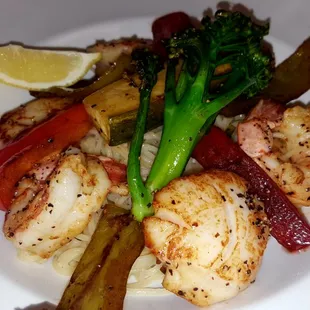 Seared Scallops with Shrimp and Veggies