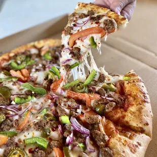 Hot N&apos; Spicy Beef Pizza