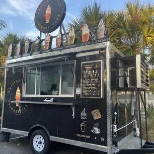 a food truck parked in a parking lot
