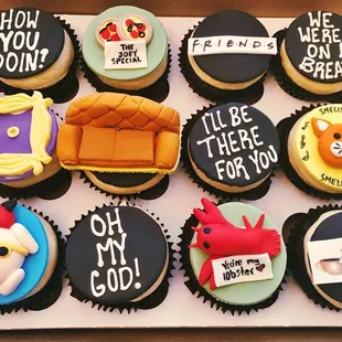 Custom 12 Cupcakes